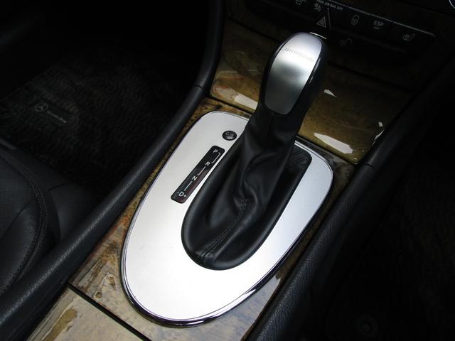 Ｅクラス Ｅ３２０　アバンギャルド　禁煙車　クロ革シート　サンルーフ　ＥＴＣ　ＨＩＤヘッドライト　ＡＭＧアルミホイール（27枚目）