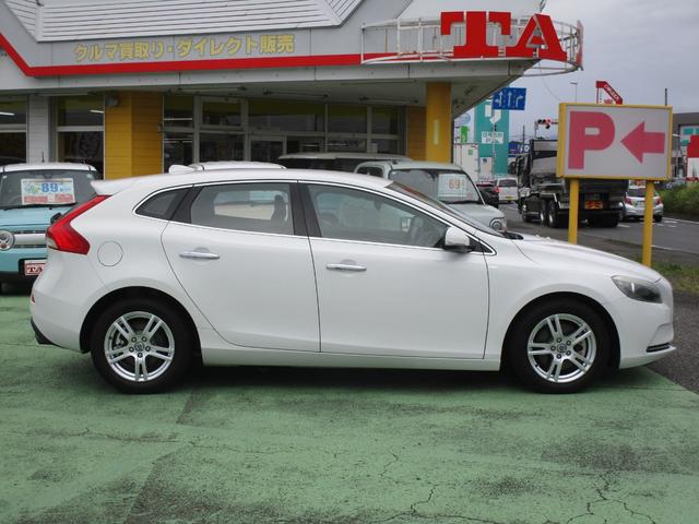 Ｖ４０ Ｔ４　禁煙車　純正ナビ・フルセグＴＶ・ブルートゥース　バックカメラ　ＥＴＣ（8枚目）