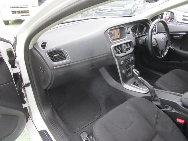 Ｖ４０ Ｔ４　禁煙車　純正ナビ・フルセグＴＶ・ブルートゥース　バックカメラ　ＥＴＣ（30枚目）