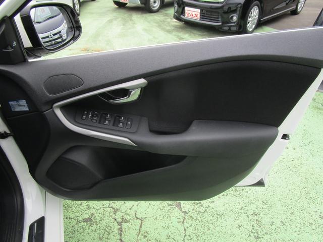 Ｖ４０ Ｔ４　禁煙車　純正ナビ・フルセグＴＶ・ブルートゥース　バックカメラ　ＥＴＣ（31枚目）
