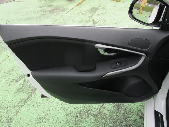 Ｖ４０ Ｔ４　禁煙車　純正ナビ・フルセグＴＶ・ブルートゥース　バックカメラ　ＥＴＣ（32枚目）