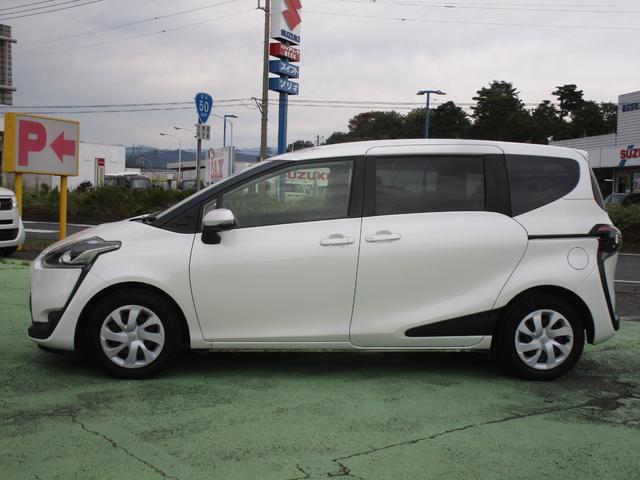 シエンタ Ｇ　禁煙車　両側パワースライドドア　純正ＳＤナビ・フルセグＴＶ・ブルートゥース　バックカメラ　ＥＴＣ　ドライブレコーダー　シートヒーター　キーフリー　ＬＥＤヘッドライト　オートエアコン（7枚目）