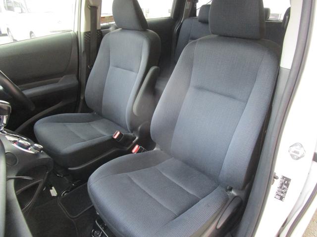 シエンタ Ｇ　禁煙車　両側パワースライドドア　純正ＳＤナビ・フルセグＴＶ・ブルートゥース　バックカメラ　ＥＴＣ　ドライブレコーダー　シートヒーター　キーフリー　ＬＥＤヘッドライト　オートエアコン（12枚目）