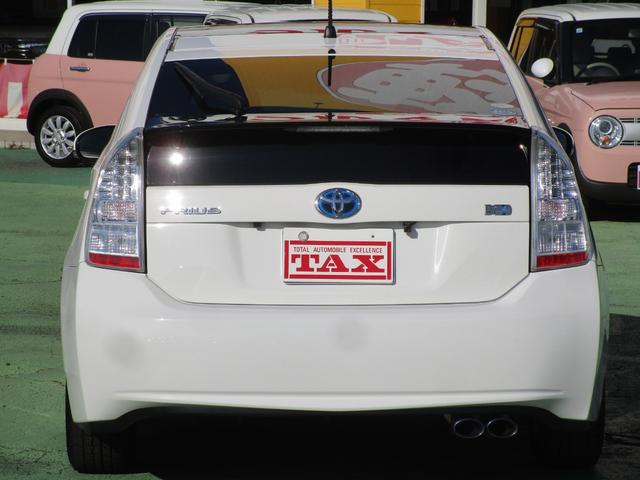 プリウス Ｓ　禁煙車　１１インチナビ・フルセグＴＶ・ブルートゥース　バックカメラ　前後ドライブレコーダー　デジタルインナーミラー　サンルーフ　ＨＩＤヘッドライト　キーフリー　ローダウン　ガザールマフラー（6枚目）