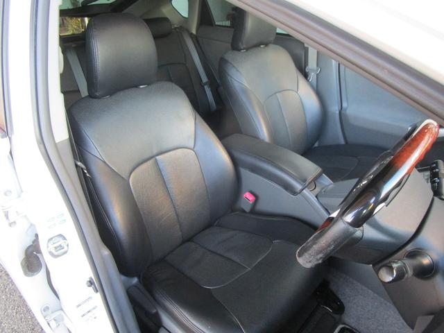 プリウス Ｓ　禁煙車　１１インチナビ・フルセグＴＶ・ブルートゥース　バックカメラ　前後ドライブレコーダー　デジタルインナーミラー　サンルーフ　ＨＩＤヘッドライト　キーフリー　ローダウン　ガザールマフラー（11枚目）