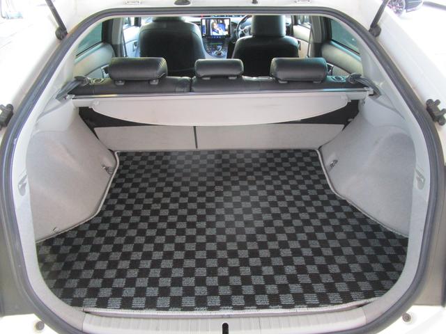 プリウス Ｓ　禁煙車　１１インチナビ・フルセグＴＶ・ブルートゥース　バックカメラ　前後ドライブレコーダー　デジタルインナーミラー　サンルーフ　ＨＩＤヘッドライト　キーフリー　ローダウン　ガザールマフラー（15枚目）