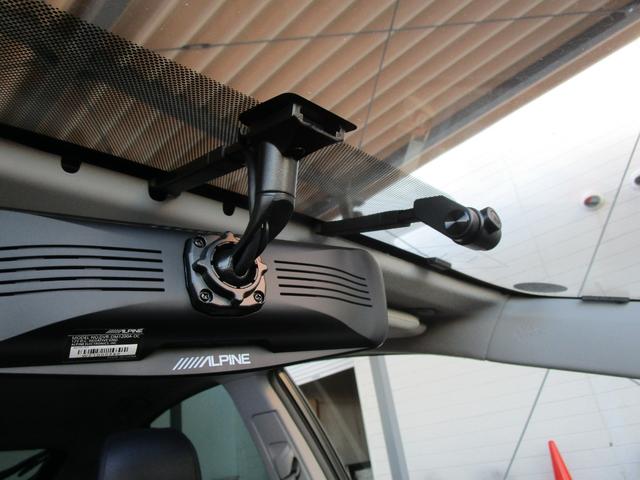 プリウス Ｓ　禁煙車　１１インチナビ・フルセグＴＶ・ブルートゥース　バックカメラ　前後ドライブレコーダー　デジタルインナーミラー　サンルーフ　ＨＩＤヘッドライト　キーフリー　ローダウン　ガザールマフラー（22枚目）