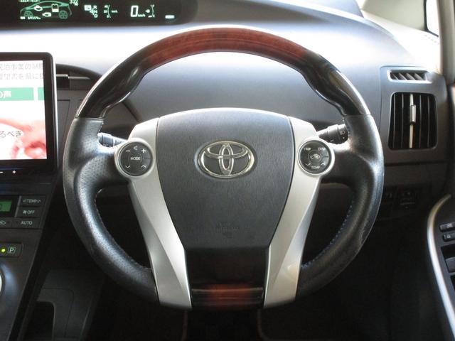 プリウス Ｓ　禁煙車　１１インチナビ・フルセグＴＶ・ブルートゥース　バックカメラ　前後ドライブレコーダー　デジタルインナーミラー　サンルーフ　ＨＩＤヘッドライト　キーフリー　ローダウン　ガザールマフラー（24枚目）