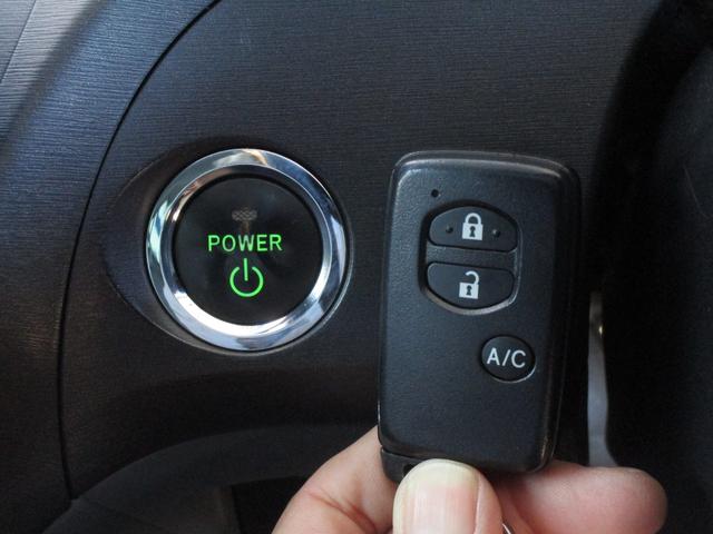 プリウス Ｓ　禁煙車　１１インチナビ・フルセグＴＶ・ブルートゥース　バックカメラ　前後ドライブレコーダー　デジタルインナーミラー　サンルーフ　ＨＩＤヘッドライト　キーフリー　ローダウン　ガザールマフラー（25枚目）