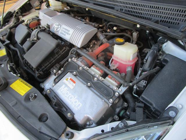 プリウス Ｓ　禁煙車　１１インチナビ・フルセグＴＶ・ブルートゥース　バックカメラ　前後ドライブレコーダー　デジタルインナーミラー　サンルーフ　ＨＩＤヘッドライト　キーフリー　ローダウン　ガザールマフラー（41枚目）