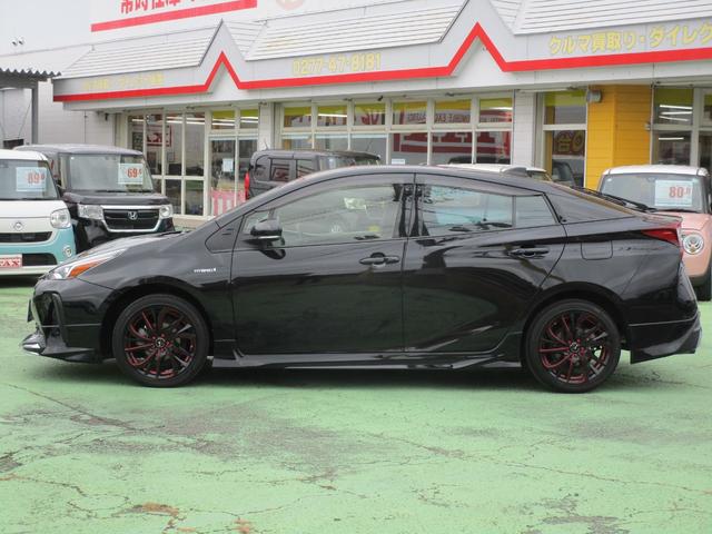 プリウス Ｓ　４ＷＤ　禁煙車　モデリスタエアロ　ＬＥＯＮＩＳ１７インチアルミホイール　ガナドールマフラー　純正ＳＤナビ・フルセグＴＶ・ブルートゥース　全方位モニター　ＥＴＣ　クルーズコントロール　ＬＥＤライト（7枚目）