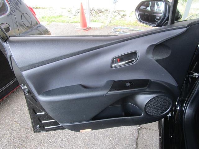 プリウス Ｓ　４ＷＤ　禁煙車　モデリスタエアロ　ＬＥＯＮＩＳ１７インチアルミホイール　ガナドールマフラー　純正ＳＤナビ・フルセグＴＶ・ブルートゥース　全方位モニター　ＥＴＣ　クルーズコントロール　ＬＥＤライト（29枚目）