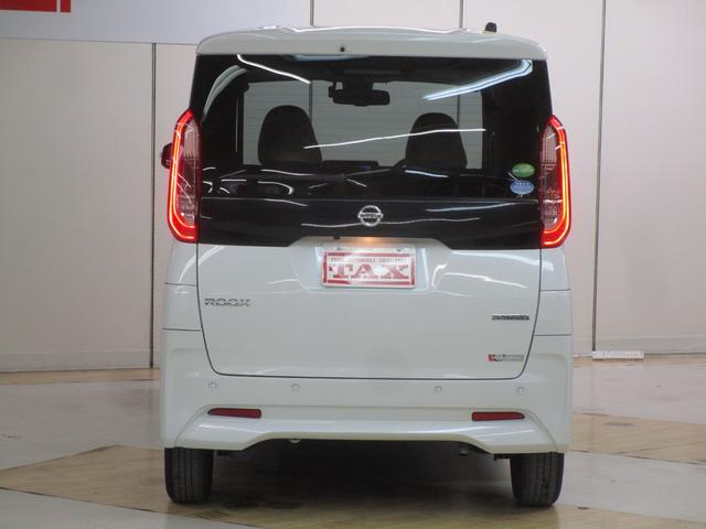 ルークス Ｘ　禁煙車　９インチＳＤナビ・フルセグＴＶ・ブルートゥース　アラウンドビューモニター　ドライブレコーダー　パワースライドドア　キーフリー　オートエアコン（6枚目）