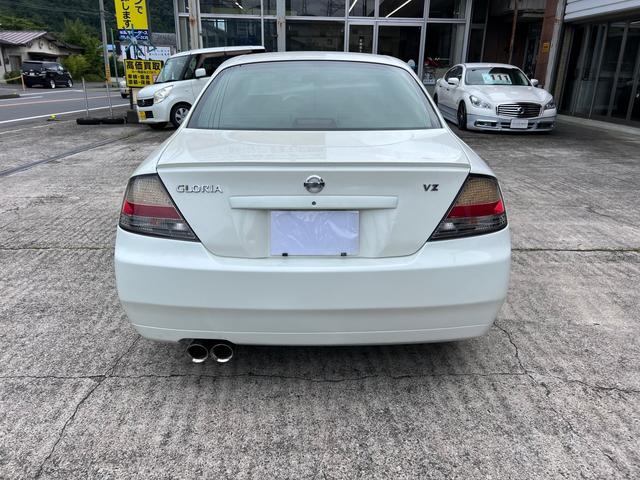 NISSAN GLORIA GRAN TURISMO 300ULTIMA-VZ