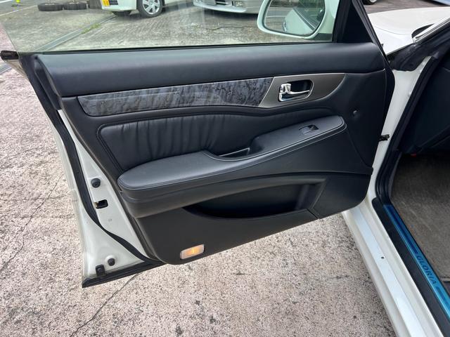 NISSAN GLORIA GRAN TURISMO 300ULTIMA-VZ