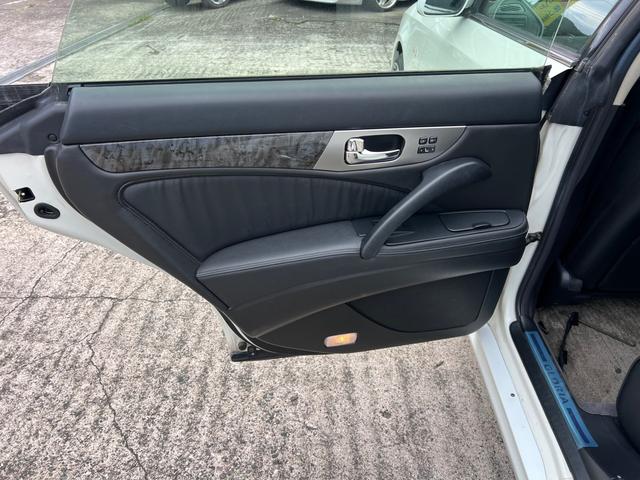 NISSAN GLORIA GRAN TURISMO 300ULTIMA-VZ