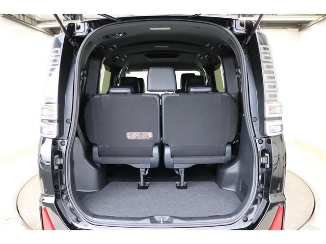 ヴォクシー ＺＳ　煌ＩＩＩ　ワンオーナー　衝突被害軽減ブレーキ　純正９インチナビ　ＣＤ／ＤＶＤ　フルセグＴＶ　Ｂｌｕｅｔｏｏｔｈ接続　バックカメラ　ＥＴＣ　クルーズコントロール　アイドリングストップ　純正アルミホイール（16枚目）