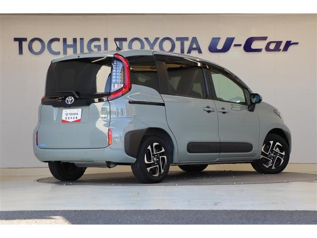 シエンタ ハイブリッドＺ　ワンオーナー　４ＷＤ　衝突被害軽減ブレーキ　ディスプレイオーディオ　ナビ　フルセグＴＶ　Ｂｌｕｅｔｏｏｔｈ接続　全周囲カメラ　ＥＴＣ２．０　両側電動スライドドア　純正アルミホイール　シートヒーター（3枚目）