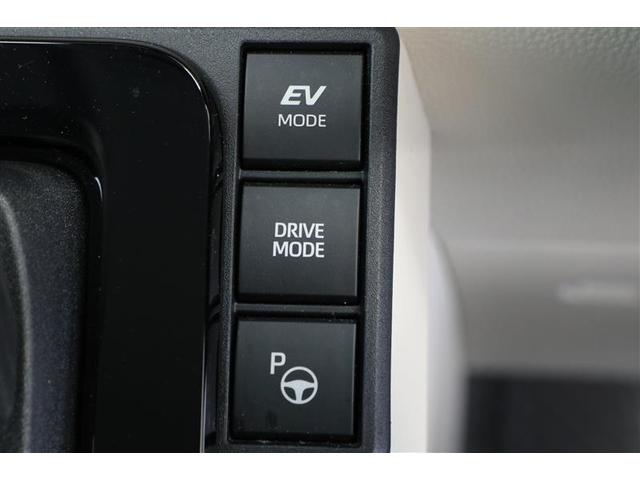 シエンタ ハイブリッドＺ　ワンオーナー　４ＷＤ　衝突被害軽減ブレーキ　ディスプレイオーディオ　ナビ　フルセグＴＶ　Ｂｌｕｅｔｏｏｔｈ接続　全周囲カメラ　ＥＴＣ２．０　両側電動スライドドア　純正アルミホイール　シートヒーター（11枚目）