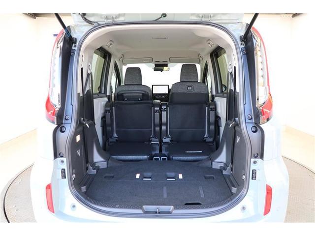 シエンタ ハイブリッドＺ　ワンオーナー　４ＷＤ　衝突被害軽減ブレーキ　ディスプレイオーディオ　ナビ　フルセグＴＶ　Ｂｌｕｅｔｏｏｔｈ接続　全周囲カメラ　ＥＴＣ２．０　両側電動スライドドア　純正アルミホイール　シートヒーター（17枚目）