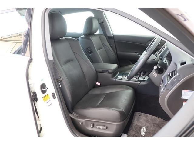 クラウンハイブリッド スタンダードパッケージ　ワンオーナー　衝突被害軽減ブレーキ　純正ナビ　ＣＤ／ＤＶＤ　フルセグＴＶ　バックカメラ　ＥＴＣ　クルーズコントロール　シートヒーター＆ベンチレーション　純正アルミホイール　パワーシート　ドアバイザー（15枚目）