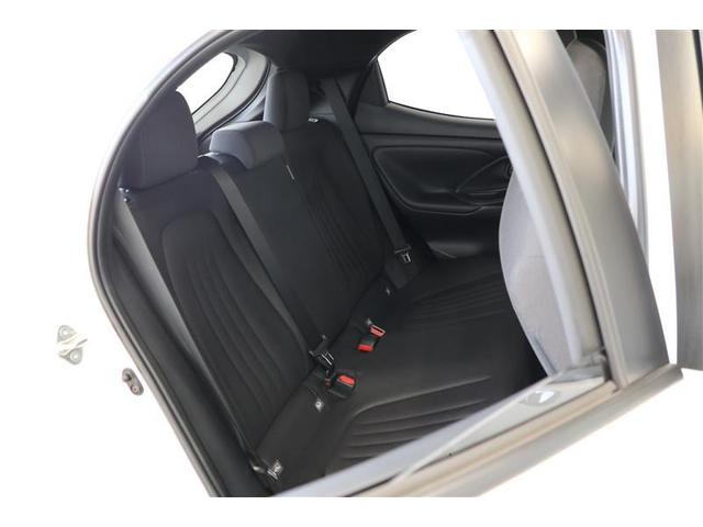 ヤリス Ｘ　レンタアップ　衝突被害軽減ブレーキ　ディスプレイオーディオ　ナビ　Ｂｌｕｅｔｏｏｔｈ接続　バックカメラ　ＥＴＣ　マニュアルエアコン　プッシュスタート　オートハイビーム　マニュアルライトレベライザー（16枚目）