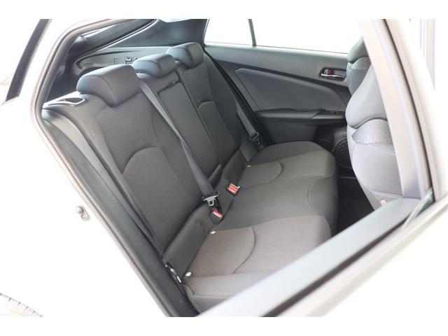 プリウス Ｓ　レンタアップ　衝突被害軽減ブレーキ　純正ナビ　Ｂｌｕｅｔｏｏｔｈ接続　全周囲カメラ　ＥＴＣ　クルーズコントロール　ＬＥＤヘッドライト　オートハイビーム　ステアリングスイッチ　プッシュスタート（16枚目）