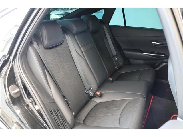 クラウンハイブリッド ＲＳ　リミテッド　衝突被害軽減ブレーキ　純正ナビ　ＣＤ／ＤＶＤ　フルセグＴＶ　Ｂｌｕｅｔｏｏｔｈ接続　全周囲カメラ　ＥＴＣ２．０　シートヒーター　ステアリングヒーター　純正アルミホイール　パワーシート（16枚目）