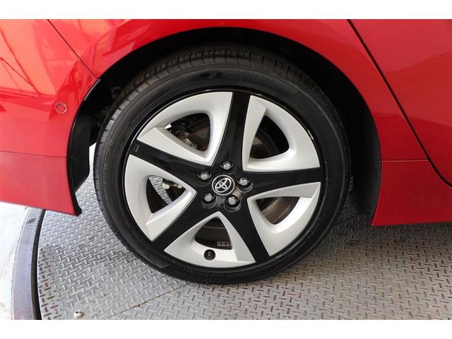 プリウス Ａプレミアム　ツーリングセレクション　ワンオーナー　衝突被害軽減ブレーキ　純正ナビ　ＣＤ　ワンセグＴＶ　Ｂｌｕｅｔｏｏｔｈ接続　バックカメラ　クルーズコントロール　シートヒーター　パワーシート　純正アルミホイール　ステアリングスイッチ（18枚目）