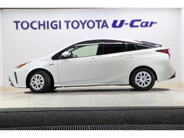 プリウス Ｓ　ワンオーナー　衝突被害軽減ブレーキ　純正９インチナビ　ＣＤ／ＤＶＤ　フルセグＴＶ　Ｂｌｕｅｔｏｏｔｈ接続　バックカメラ　ＥＴＣ２．０　クルーズコントロール　ＬＥＤヘッドライト　プッシュスタート（2枚目）