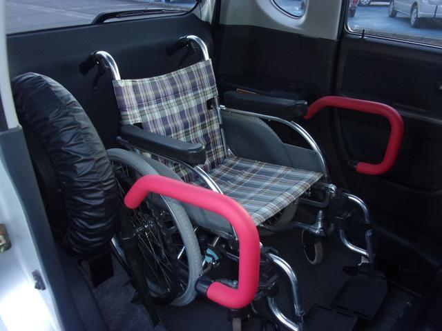 　車いす移動車　スローパー　リヤシート無　電動固定装置　後退防止ベルト　手すり付　キーレス(17枚目)