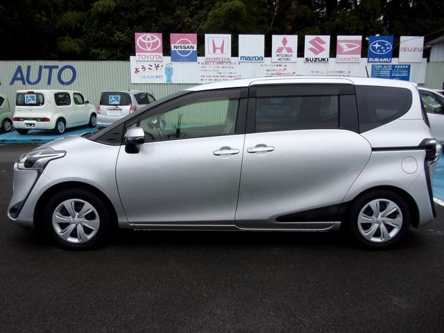シエンタ Ｘ　車いす移動車　トヨタセーフティセンス　スロープタイプ３と助手席回転シート付　車高降下装置　電動固定装置　後退防止ベルト　片側電動スライドドア　ワンオーナー　助手席側セカンドシートなし　キーレス　手すり（6枚目）