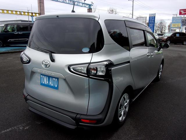 シエンタ Ｘ　車いす移動車　トヨタセーフティセンス　スロープタイプ３と助手席回転シート付　車高降下装置　電動固定装置　後退防止ベルト　片側電動スライドドア　ワンオーナー　助手席側セカンドシートなし　キーレス　手すり（9枚目）