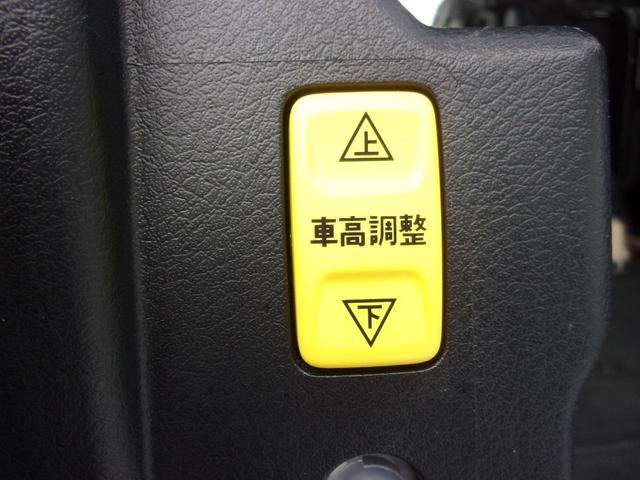 シエンタ Ｘ　車いす移動車　トヨタセーフティセンス　スロープタイプ３と助手席回転シート付　車高降下装置　電動固定装置　後退防止ベルト　片側電動スライドドア　ワンオーナー　助手席側セカンドシートなし　キーレス　手すり（40枚目）