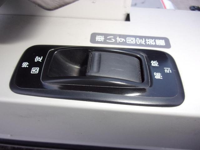 セレナ ハイウェイスター６名　リアリフト　電動固定装置　エマージェンシーブレーキ　両側電動パワースライドドア　純正ナビ　バックカメラ　全方位カメラ　ＥＴＣ　ハンズフリーデュアルパワースライドドア　インテリジェントパーキングアシスト（46枚目）