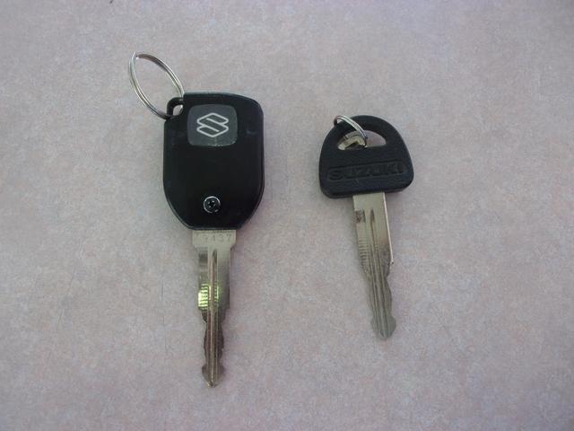 ジムニー ワイルドウインド 80周年記念車 マニュアル パートタイム4WD高低二段切替式(後輪駆動ベース) フォグランプ ジオランダー CD/MD キーレス(29枚目)