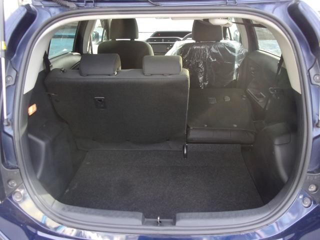 アクア Ｓスタイルブラック　トヨタセーフティセンス　純正ナビ　ＥＴＣ　地デジ　ＣＤ／ＤＶＤ　Ｂｌｕｅｔｏｏｔｈ　スマートキー　アイドリングストップ　オートライト　オートエアコン　バックカメラ　電動格納ミラー（12枚目）