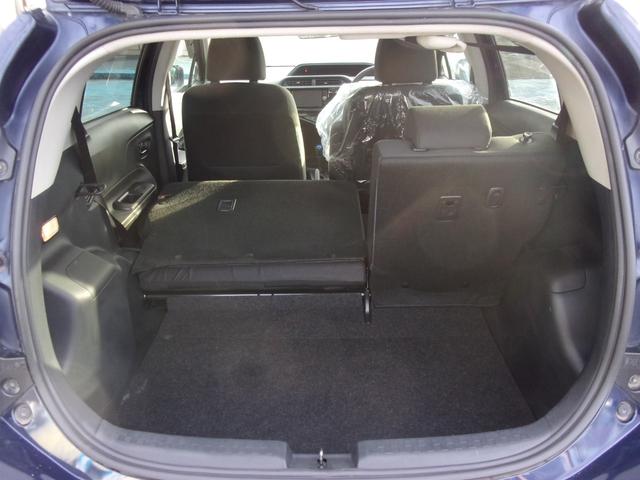 アクア Ｓスタイルブラック　トヨタセーフティセンス　純正ナビ　ＥＴＣ　地デジ　ＣＤ／ＤＶＤ　Ｂｌｕｅｔｏｏｔｈ　スマートキー　アイドリングストップ　オートライト　オートエアコン　バックカメラ　電動格納ミラー（13枚目）