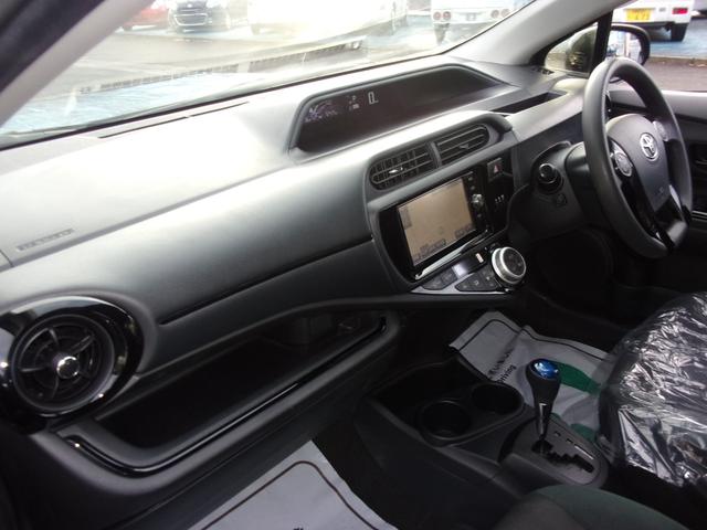 アクア Ｓスタイルブラック　トヨタセーフティセンス　純正ナビ　ＥＴＣ　地デジ　ＣＤ／ＤＶＤ　Ｂｌｕｅｔｏｏｔｈ　スマートキー　アイドリングストップ　オートライト　オートエアコン　バックカメラ　電動格納ミラー（19枚目）