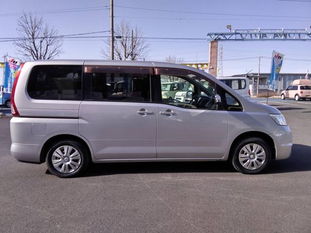 セレナ チェアキャブスロープ車いす1名サード 電動スロープ 後退防止ベルト 電動固定装置 車高降下装置 純正ナビ ドラレコ バックカメラ コーナーセンサー オートライト オートエアコン キーレス(4枚目)