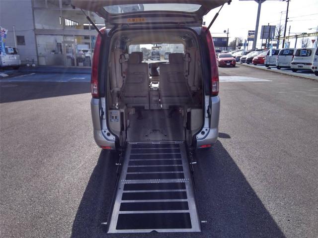 セレナ チェアキャブスロープ車いす1名サード 電動スロープ 後退防止ベルト 電動固定装置 車高降下装置 純正ナビ ドラレコ バックカメラ コーナーセンサー オートライト オートエアコン キーレス(11枚目)