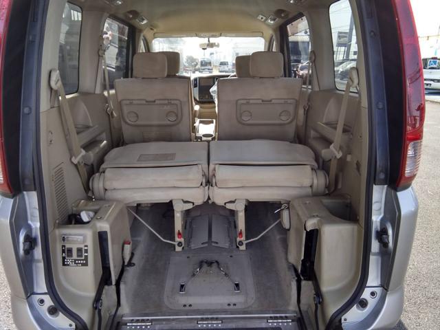 セレナ チェアキャブスロープ車いす1名サード 電動スロープ 後退防止ベルト 電動固定装置 車高降下装置 純正ナビ ドラレコ バックカメラ コーナーセンサー オートライト オートエアコン キーレス(13枚目)