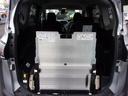 Ｘ　車いす移動車　トヨタセーフティセンス　スロープタイプ３と助手席回転シート付　車高降下装置　電動固定装置　後退防止ベルト　片側電動スライドドア　ワンオーナー　助手席側セカンドシートなし　キーレス　手すり（12枚目）