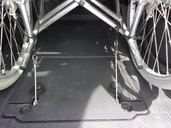 ラクティス Ｇ　車椅子仕様車　スロープタイプタイプ１　電動固定装置　後退防止ベルト 0400696A30230423W001 4