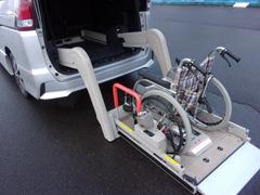 セレナ ハイウェイスター６名　リアリフト　電動固定装置　エマージェンシーブレーキ　両側電動パワースライドドア 0400696A30250302W001 2