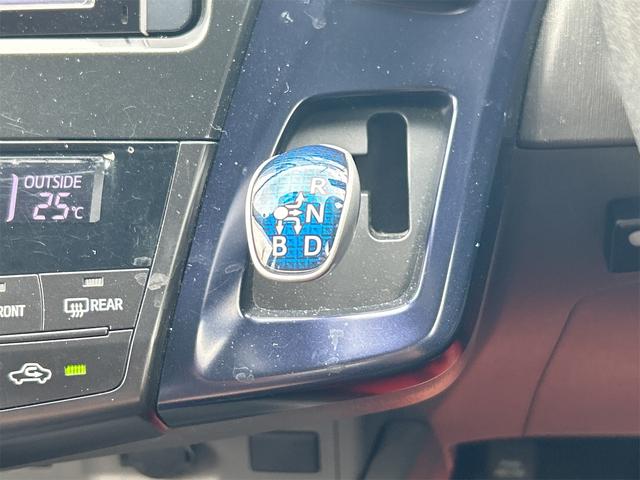プリウスアルファ Ｓ　ＥＴＣ　バックカメラ　ＴＶ　アルミホイール　オートライト　スマートキー　電動格納ミラー　ＣＶＴ　盗難防止システム　衝突安全ボディ　ＡＢＳ　ＣＤ　ＤＶＤ再生　Ｂｌｕｅｔｏｏｔｈ　エアコン（7枚目）