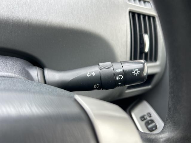 プリウスアルファ Ｓ　ＥＴＣ　バックカメラ　ＴＶ　アルミホイール　オートライト　スマートキー　電動格納ミラー　ＣＶＴ　盗難防止システム　衝突安全ボディ　ＡＢＳ　ＣＤ　ＤＶＤ再生　Ｂｌｕｅｔｏｏｔｈ　エアコン（9枚目）