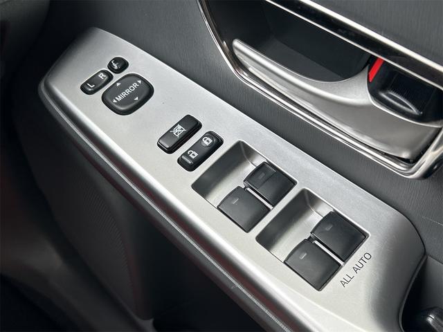 プリウスアルファ Ｓ　ＥＴＣ　バックカメラ　ＴＶ　アルミホイール　オートライト　スマートキー　電動格納ミラー　ＣＶＴ　盗難防止システム　衝突安全ボディ　ＡＢＳ　ＣＤ　ＤＶＤ再生　Ｂｌｕｅｔｏｏｔｈ　エアコン（11枚目）