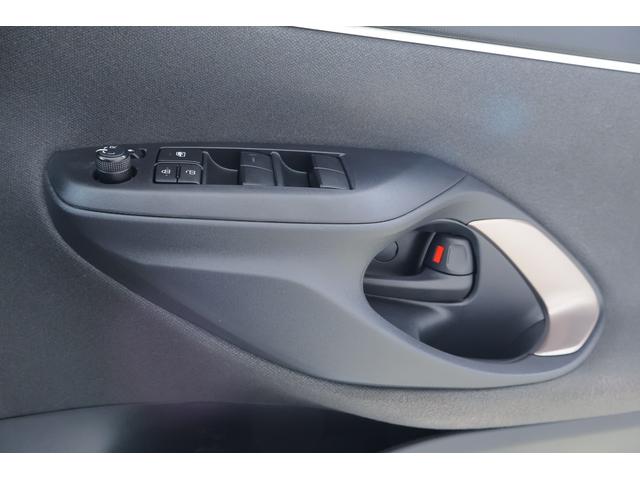 ヤリス ハイブリッドＺ　衝突被害軽減ブレーキ　純正８インチＤＡナビ　全周囲カメラ　ＢＳＭ　スマートキー　ＥＴＣ２．０　レーダークルーズ　オートハイビーム　車線逸脱警報　クリアランスソナー　シートヒーター　前後ドラレコ　ＬＥＤライト　Ｂｌｕｅｔｏｏｔｈ接続　横滑防止装置（35枚目）