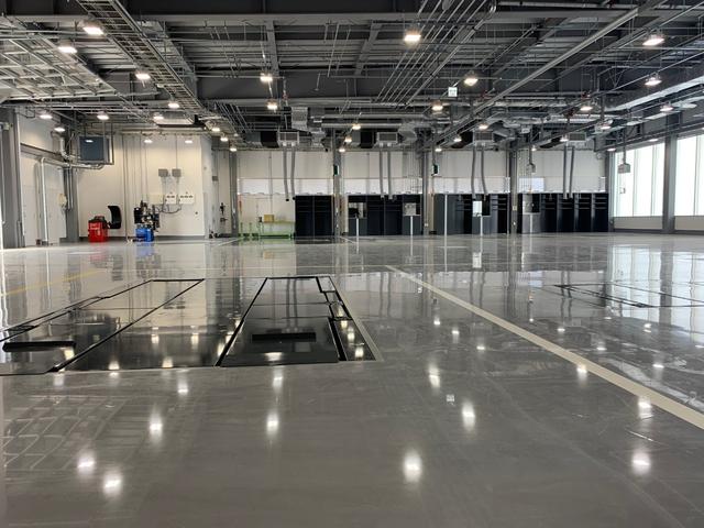 ヤリスクロス ハイブリッドＺ　衝突被害軽減ブレーキ　８インチＤＡナビ地デジ　全周囲カメラ　ＢＳＭ　スマートキー　レーダークルーズ　オートハイビーム　車線逸脱警報　クリアランスソナー　パワーシート　シートヒーター　ＡＣ１００Ｖ－１５００Ｗ　前後ドラレコ　パワーバックドア（5枚目）